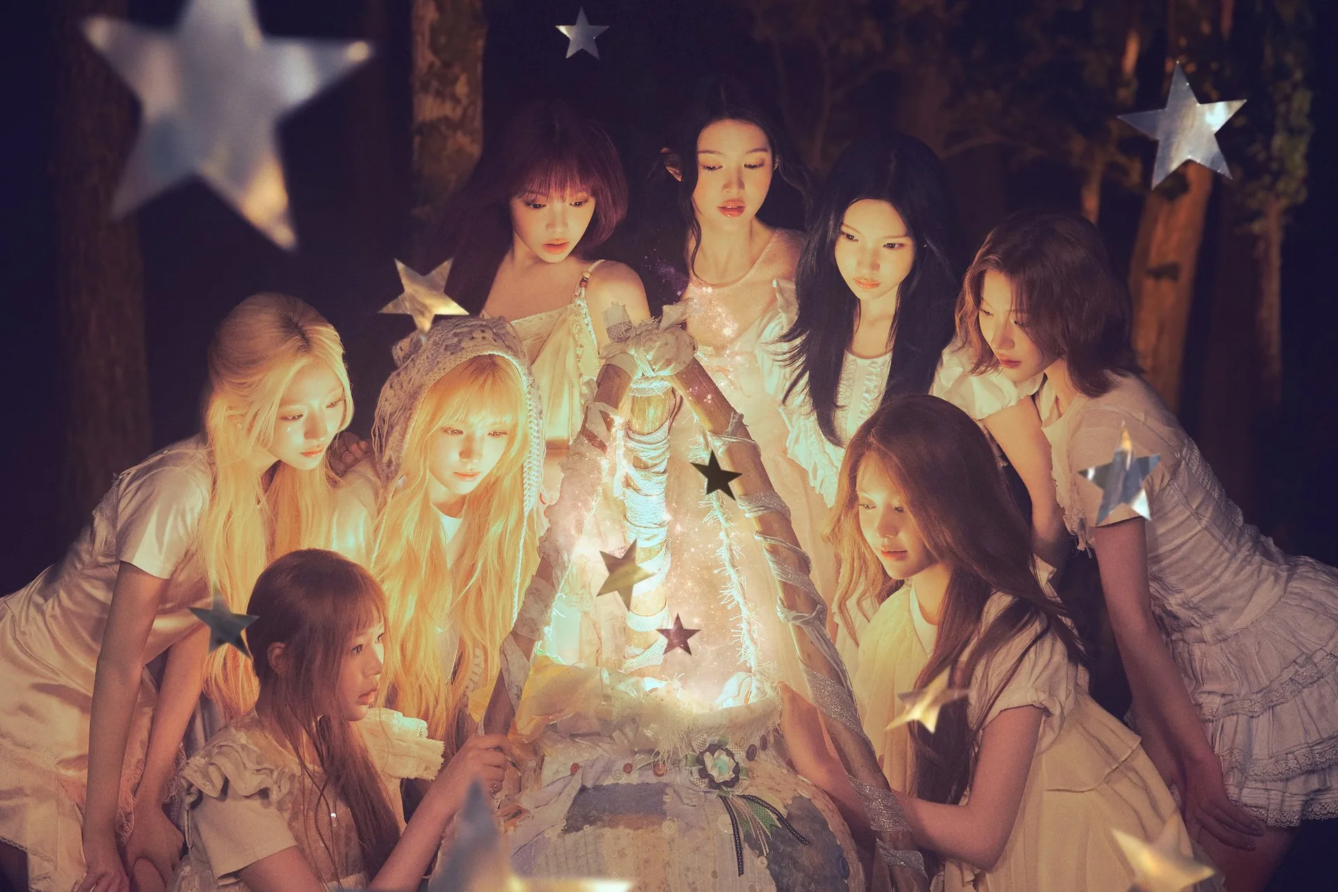The eight members of Hearts2Hearts in the group photo of their official Japanese website