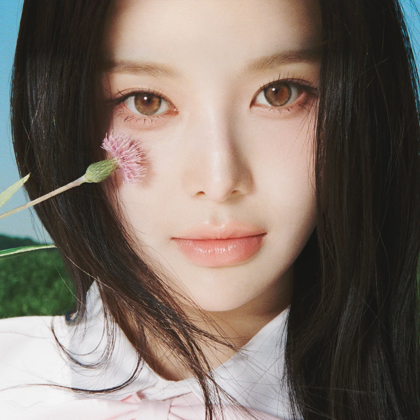 Bang Jeemin of izna in the group's official profile photo
