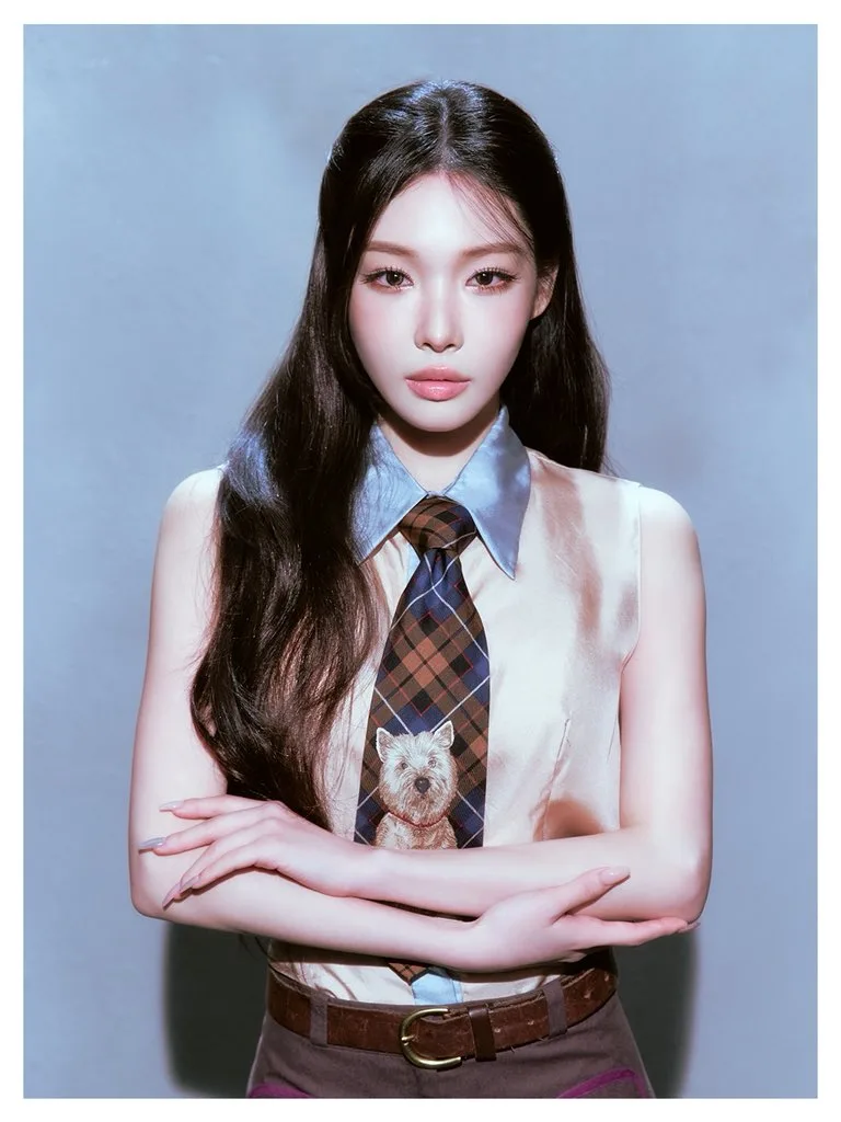Chungha of I.O.I — official I.O.I: LOOP concept portrait, 2026