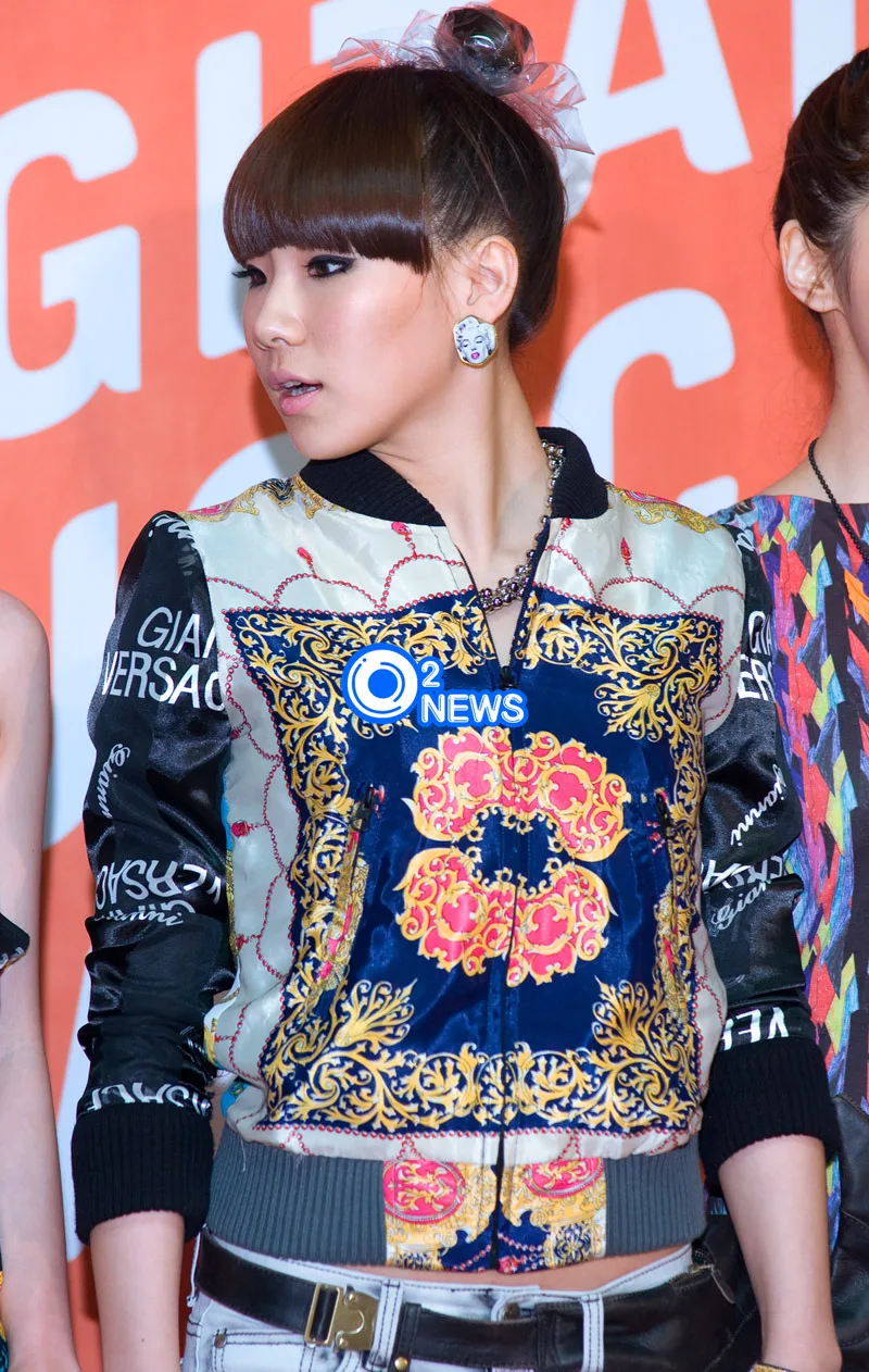 CL at the Cyworld Digital Music Awards in June 2009