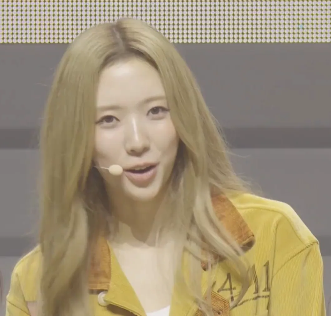 Elena of Tuide at the group's debut showcase, August 2026