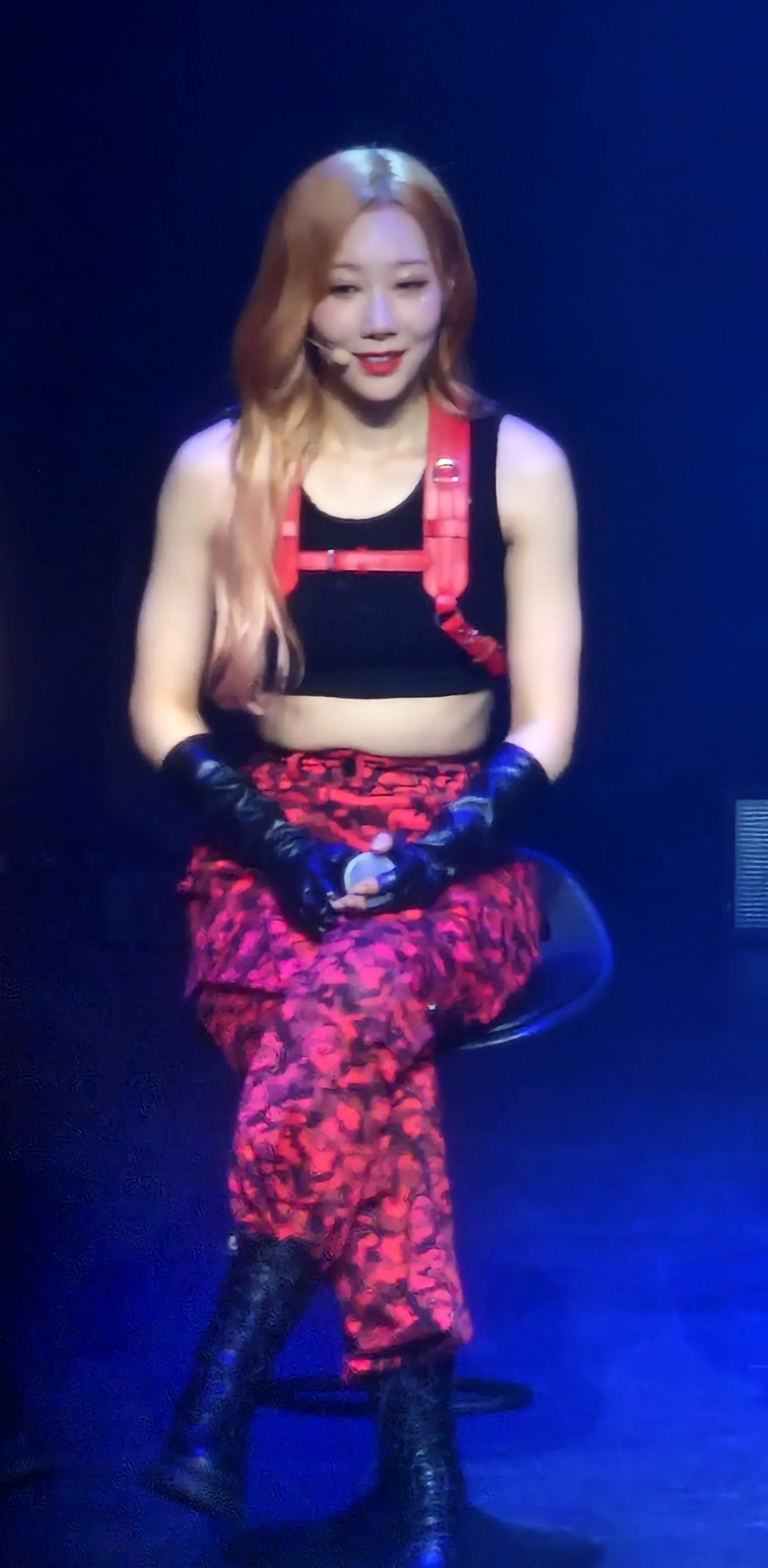 Handong performing with Dreamcatcher
