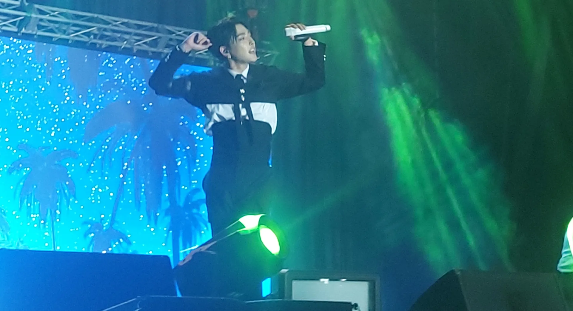 Hongjoong of ATEEZ performing at Kpop Land in Indonesia