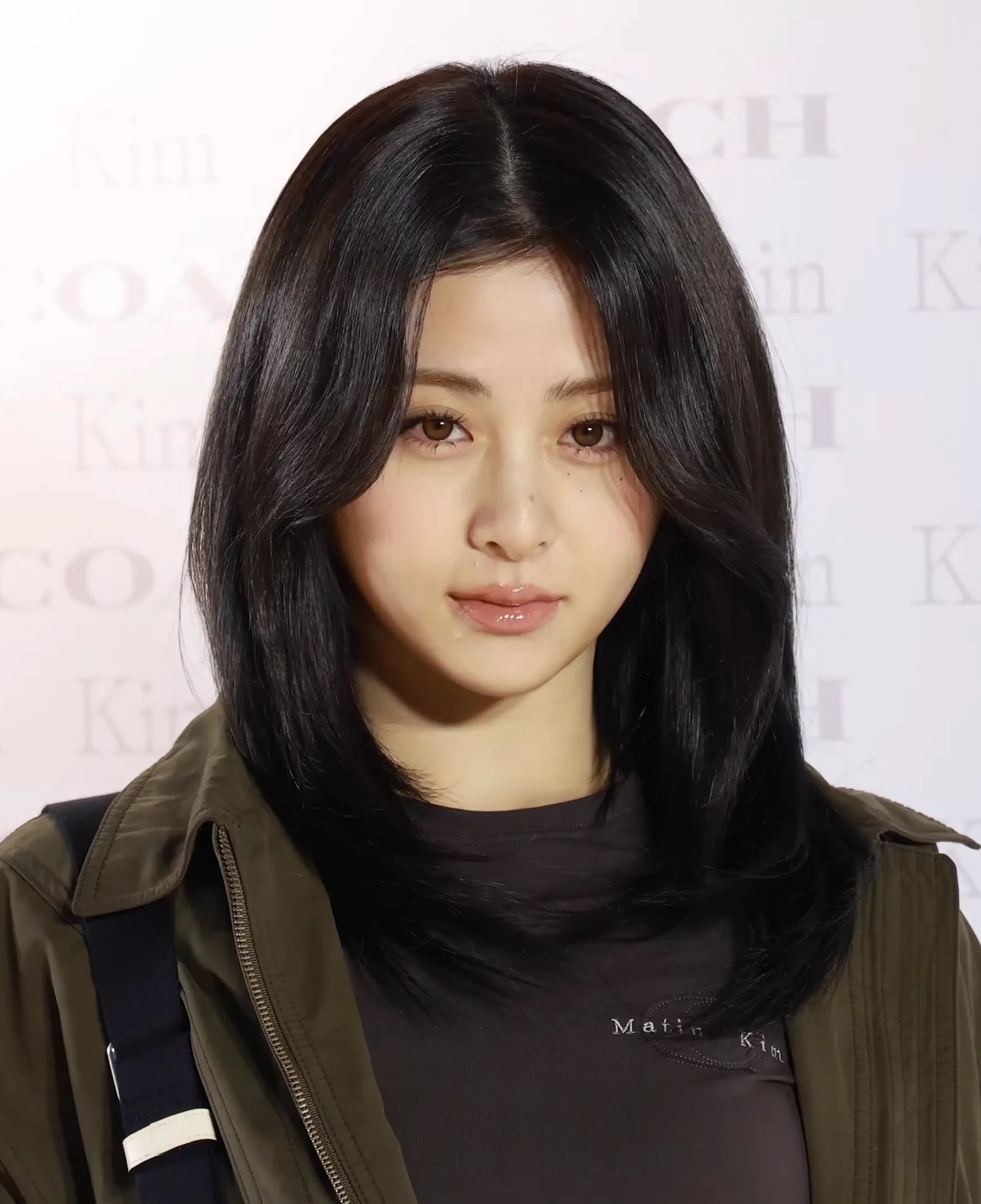 Huh Yunjin of Le Sserafim at a Coach photocall in January 2025