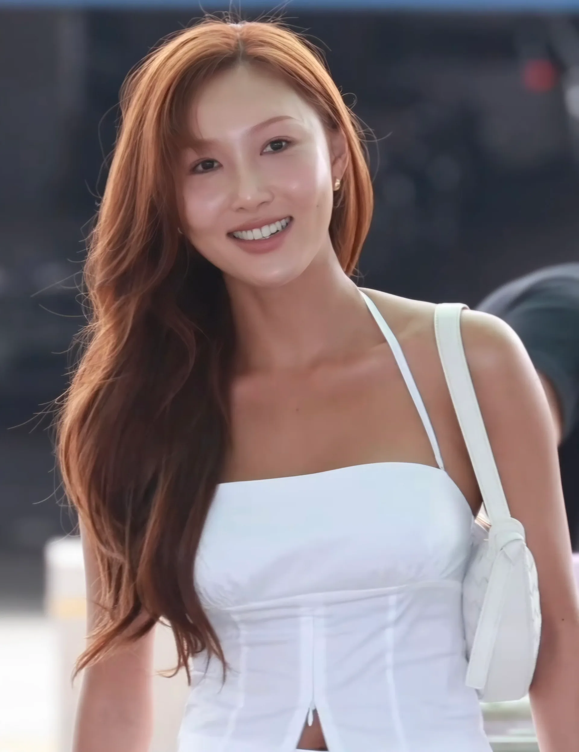 Hwasa of MAMAMOO performing