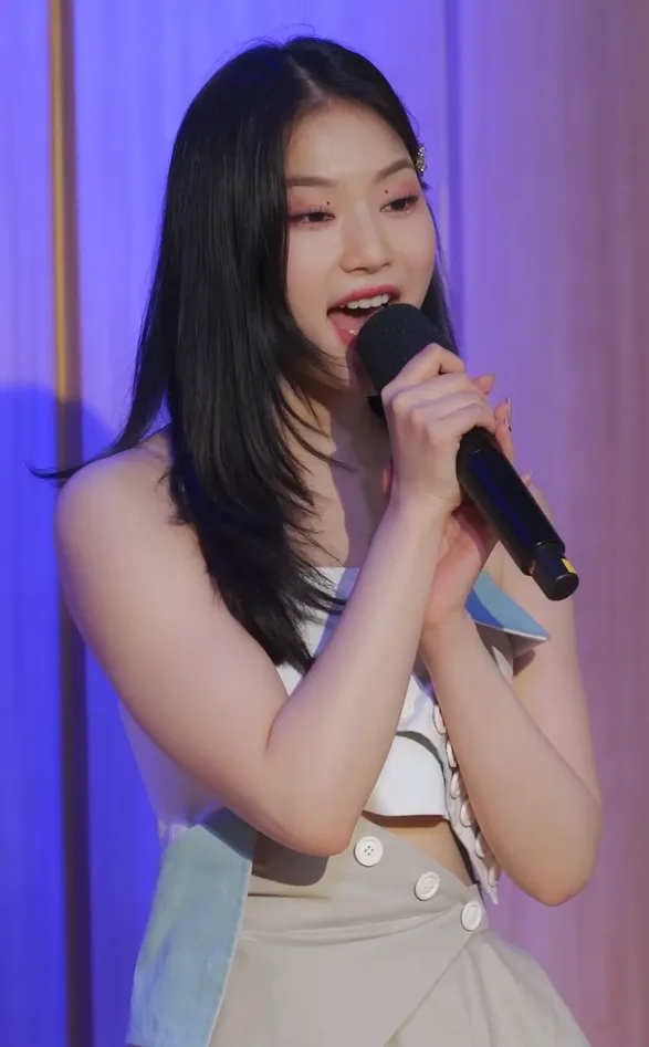Isa of STAYC performing "Beautiful Monster" for SBS Power FM, August 2022