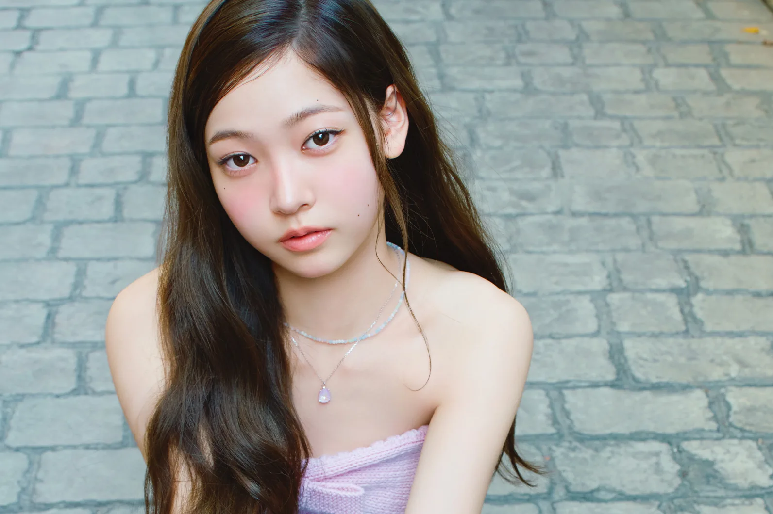 Jia of TUIDE in the group's official profile photo
