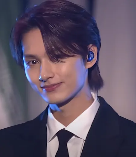 Jun of SEVENTEEN at a public appearance