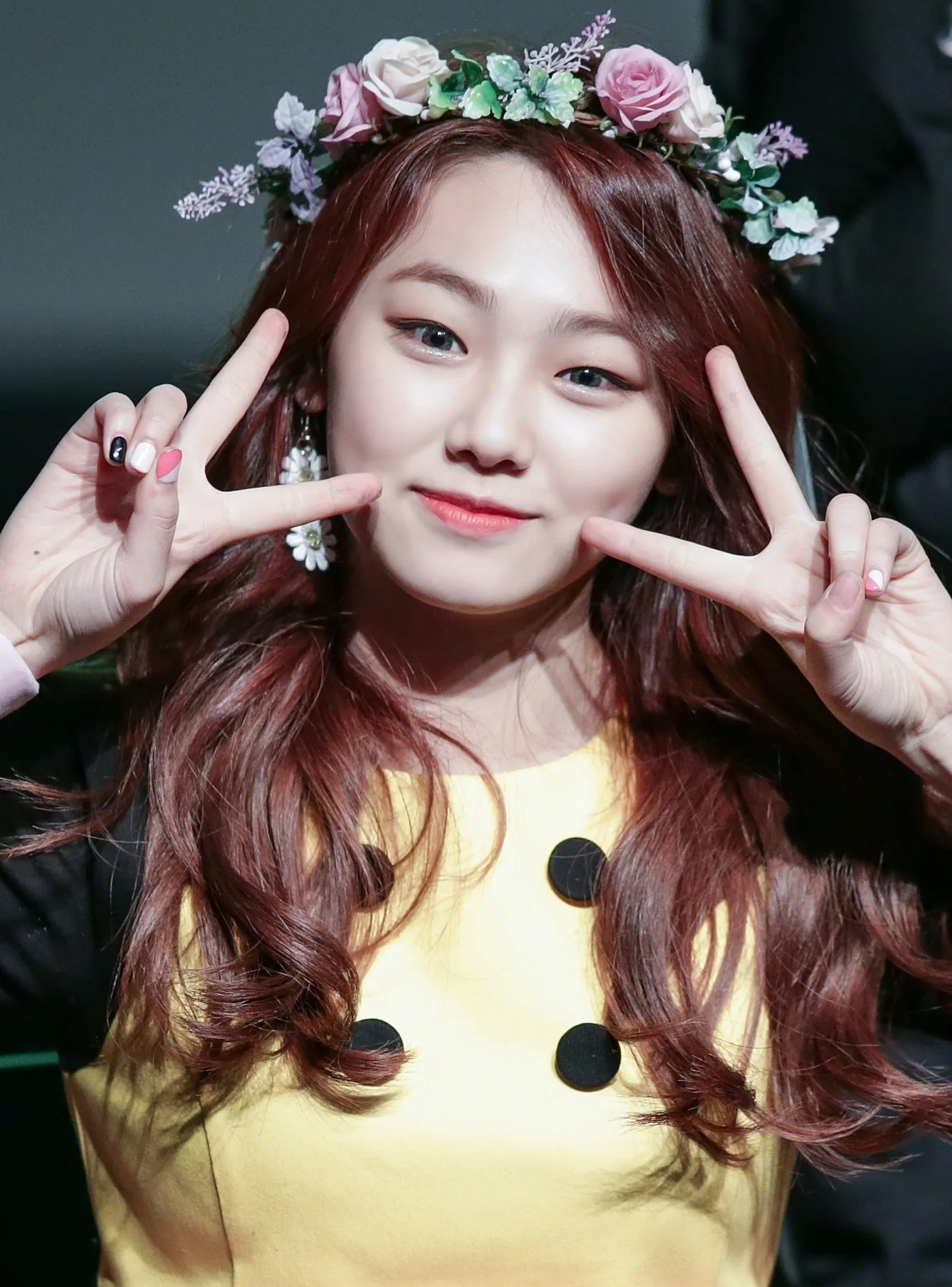 Mina at a Jongro fan signing in March 2017