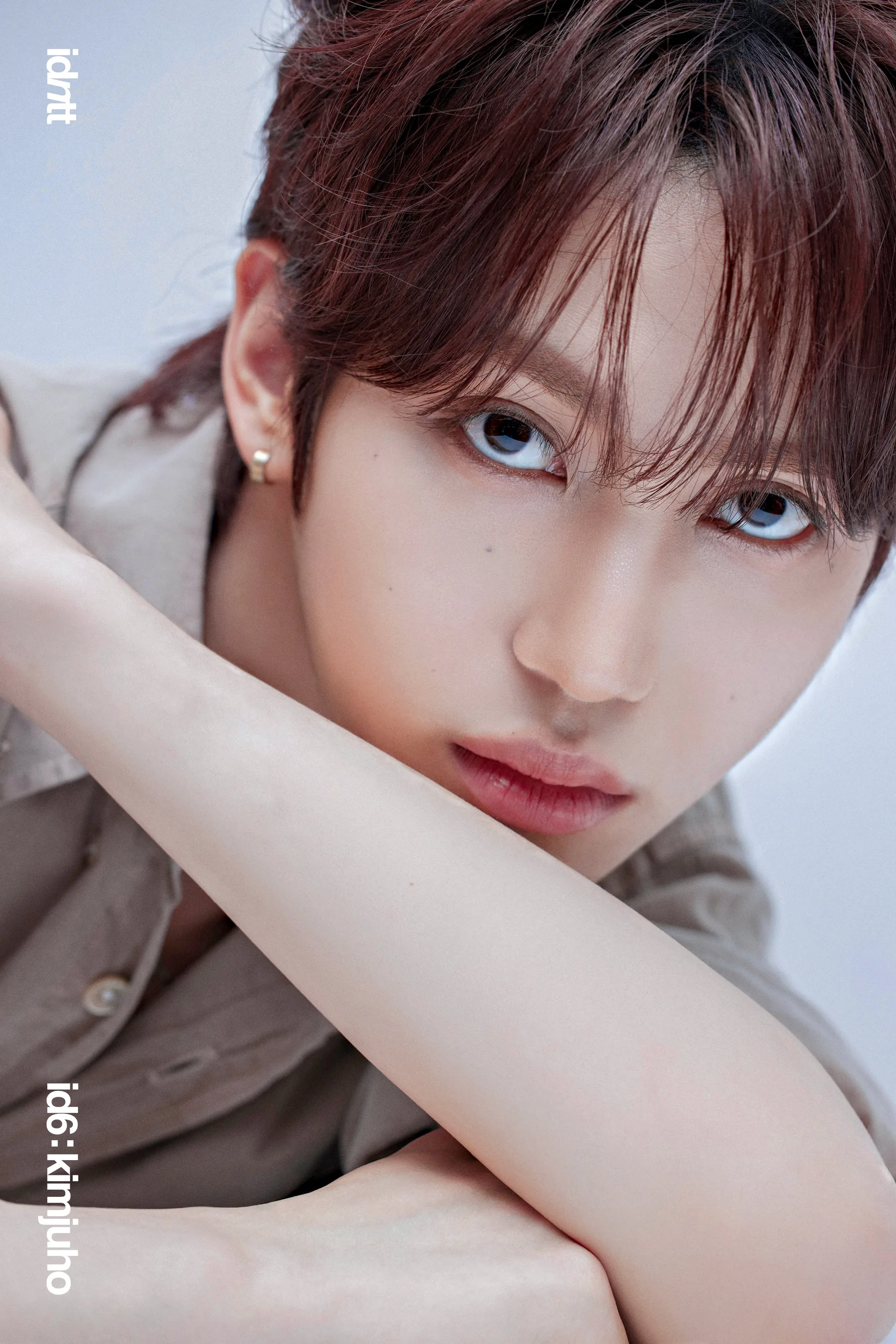 Kim JuHo in an official 2025 debut portrait