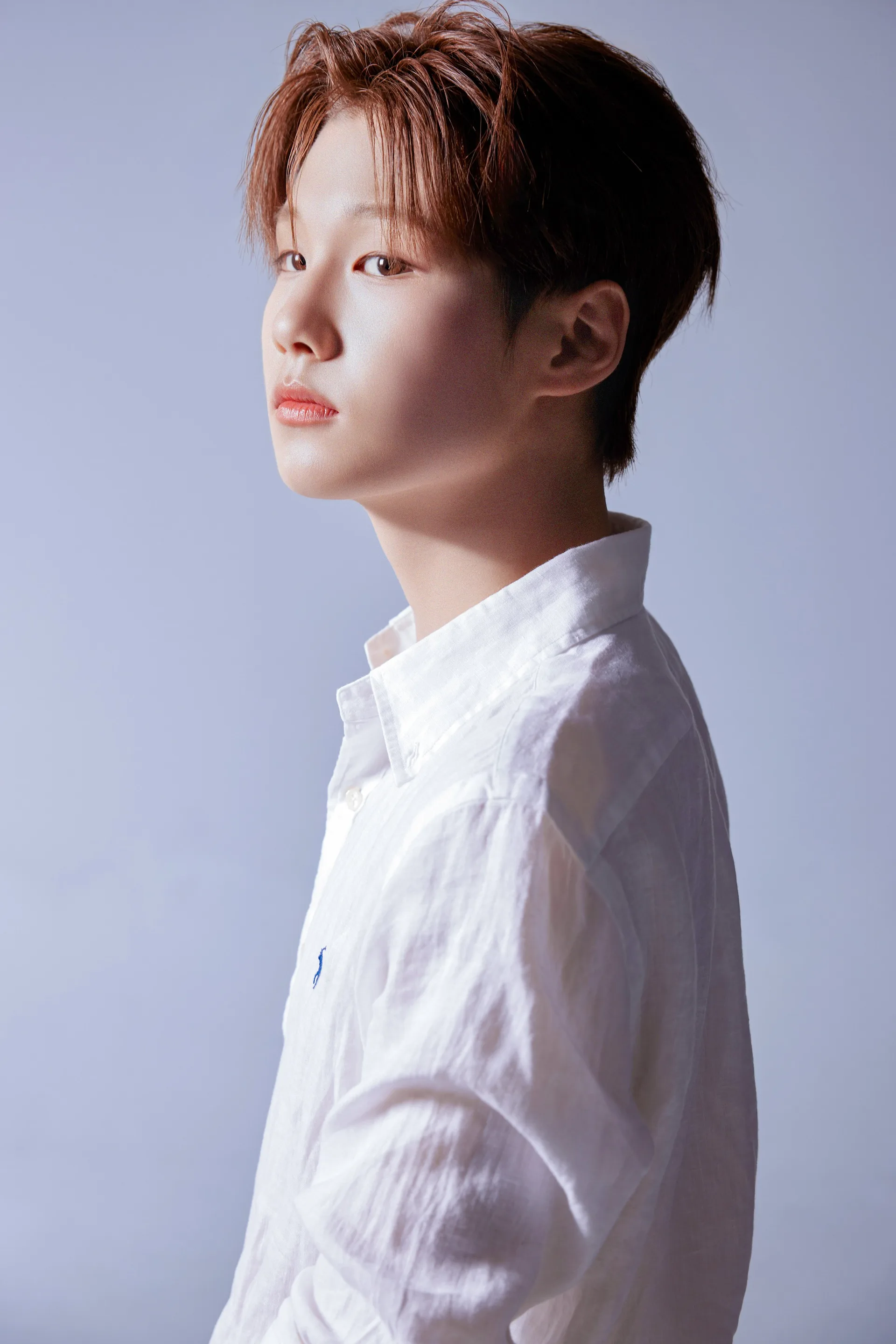 Lee HwanHee in an official 2025 debut portrait