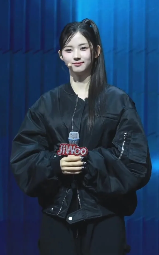 JiWoo of tripleS at the Assemble24 showcase