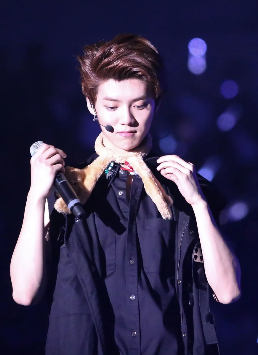 Luhan performing during SMTown Week in 2013