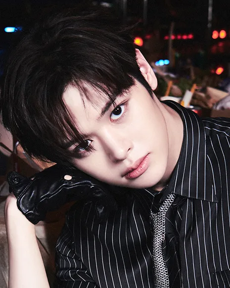 Ma Jingxiang of CLOSE YOUR EYES in an official promotional portrait