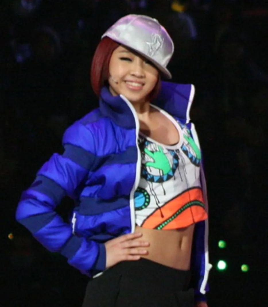 Minzy at the Mnet Asian Music Awards in November 2009