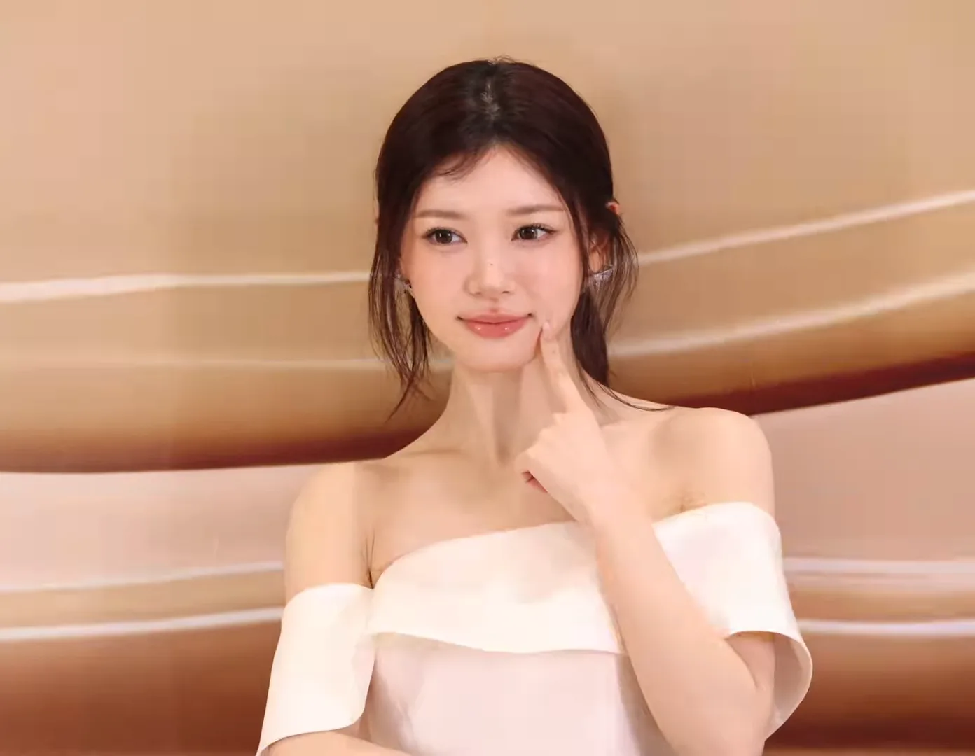 Moka of Illit at an Estée Lauder event in February 2026