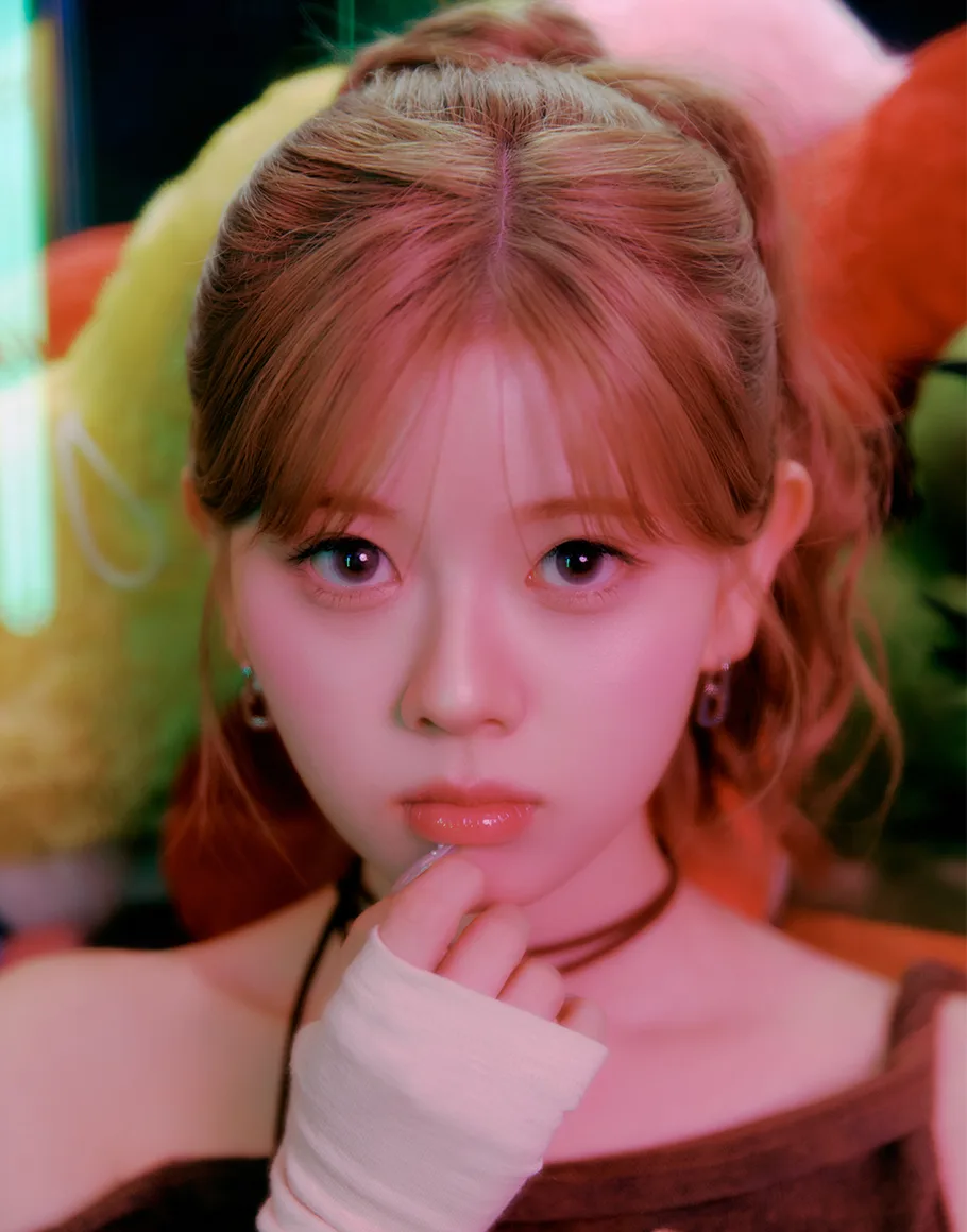 Riku of NiziU — official JYP profile portrait