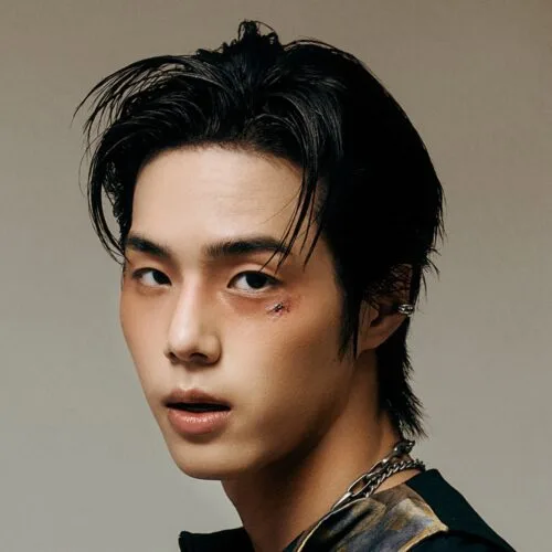 Hwang Seong-bin of 82MAJOR, official profile portrait