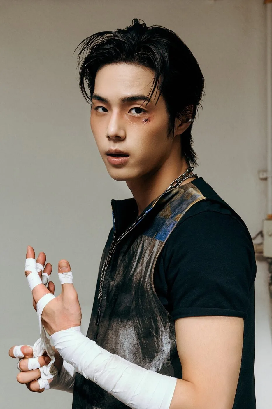 Hwang Seong-bin of 82MAJOR, official full portrait