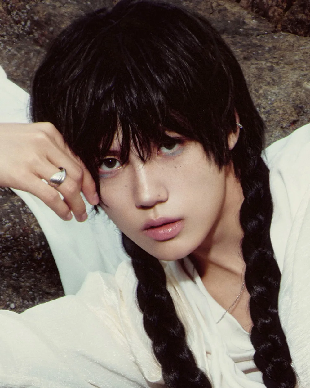 Seongmin of CRAVITY in his official sonorous-era profile portrait