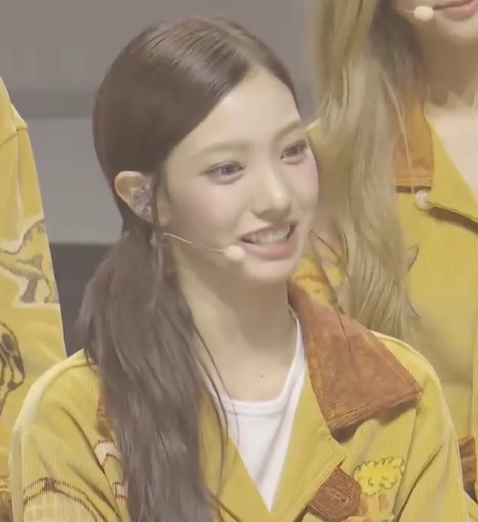 Seoyeon of Tuide at the group's debut showcase, August 2026