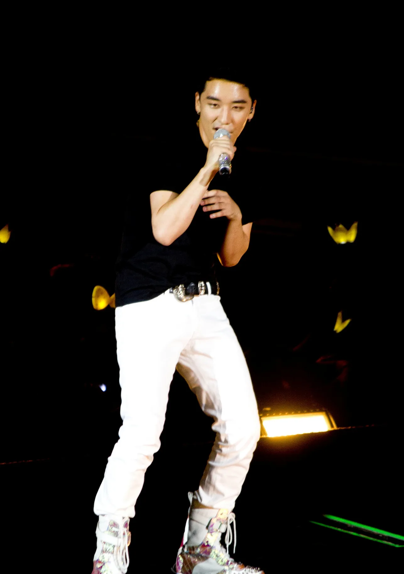 Seungri performing in 2012