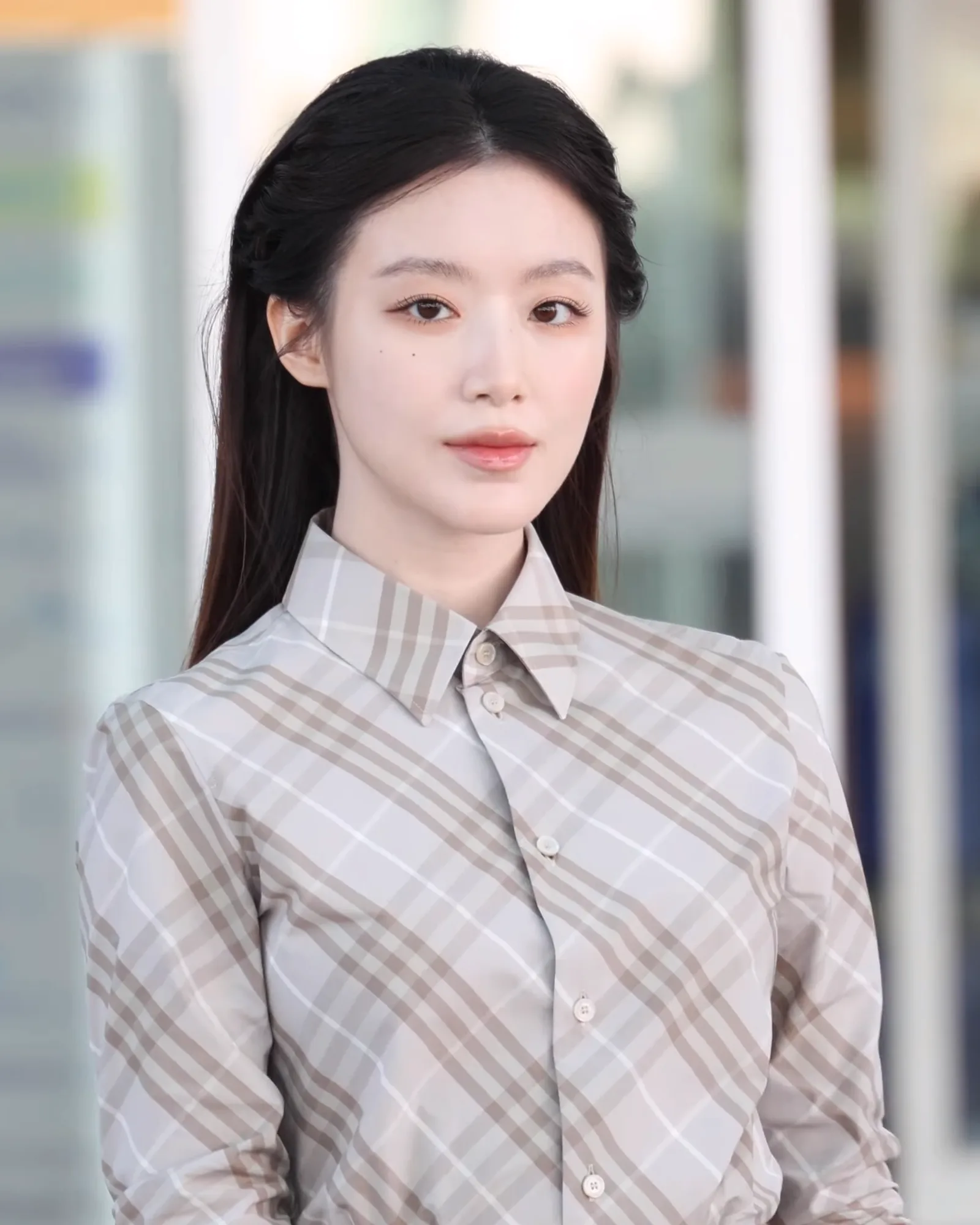 Shuhua of I-dle at Incheon Airport in September 2025