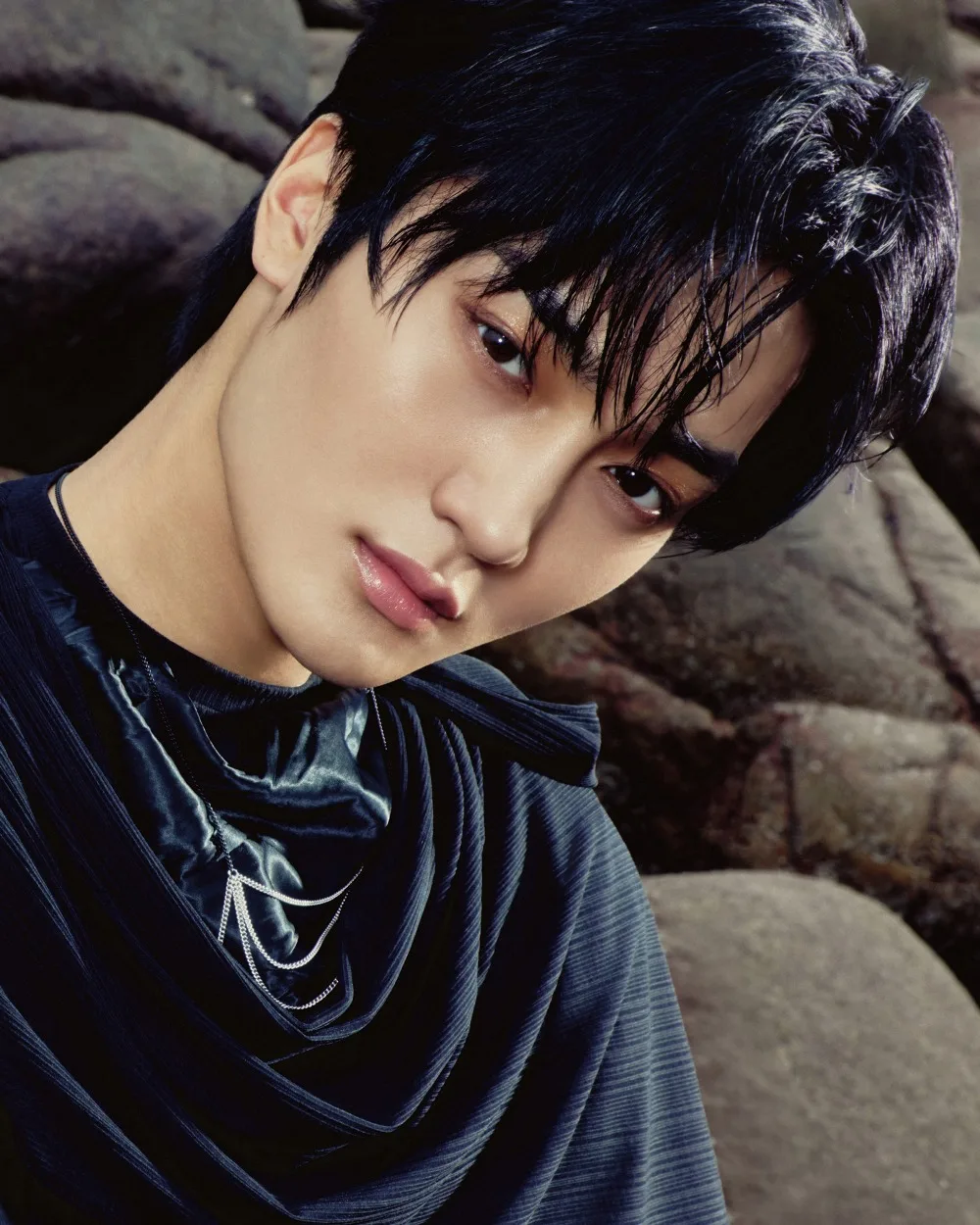 Taeyoung of CRAVITY in his official sonorous-era profile portrait