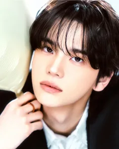 Shinyu of TWS in the group's official profile photo