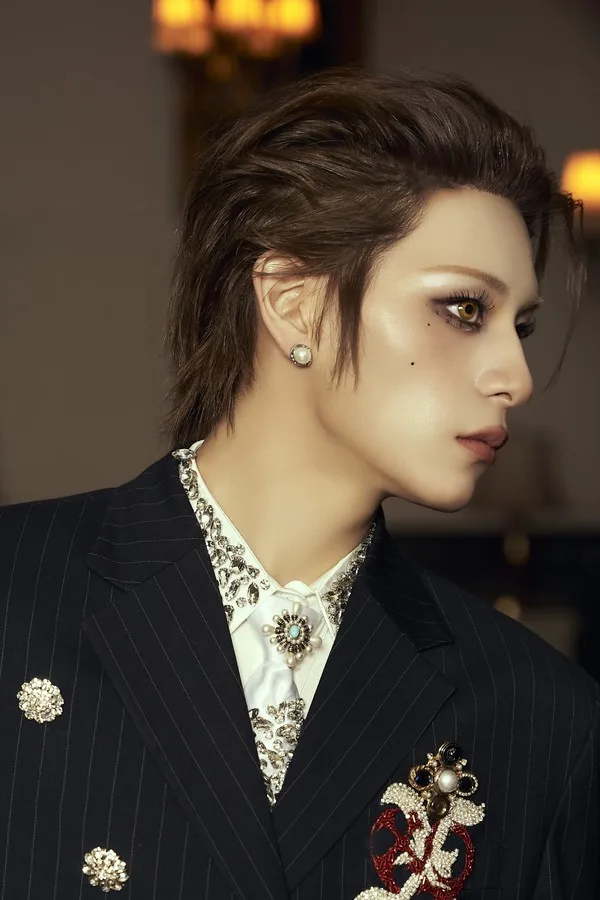 Haru of XLOV, official profile portrait