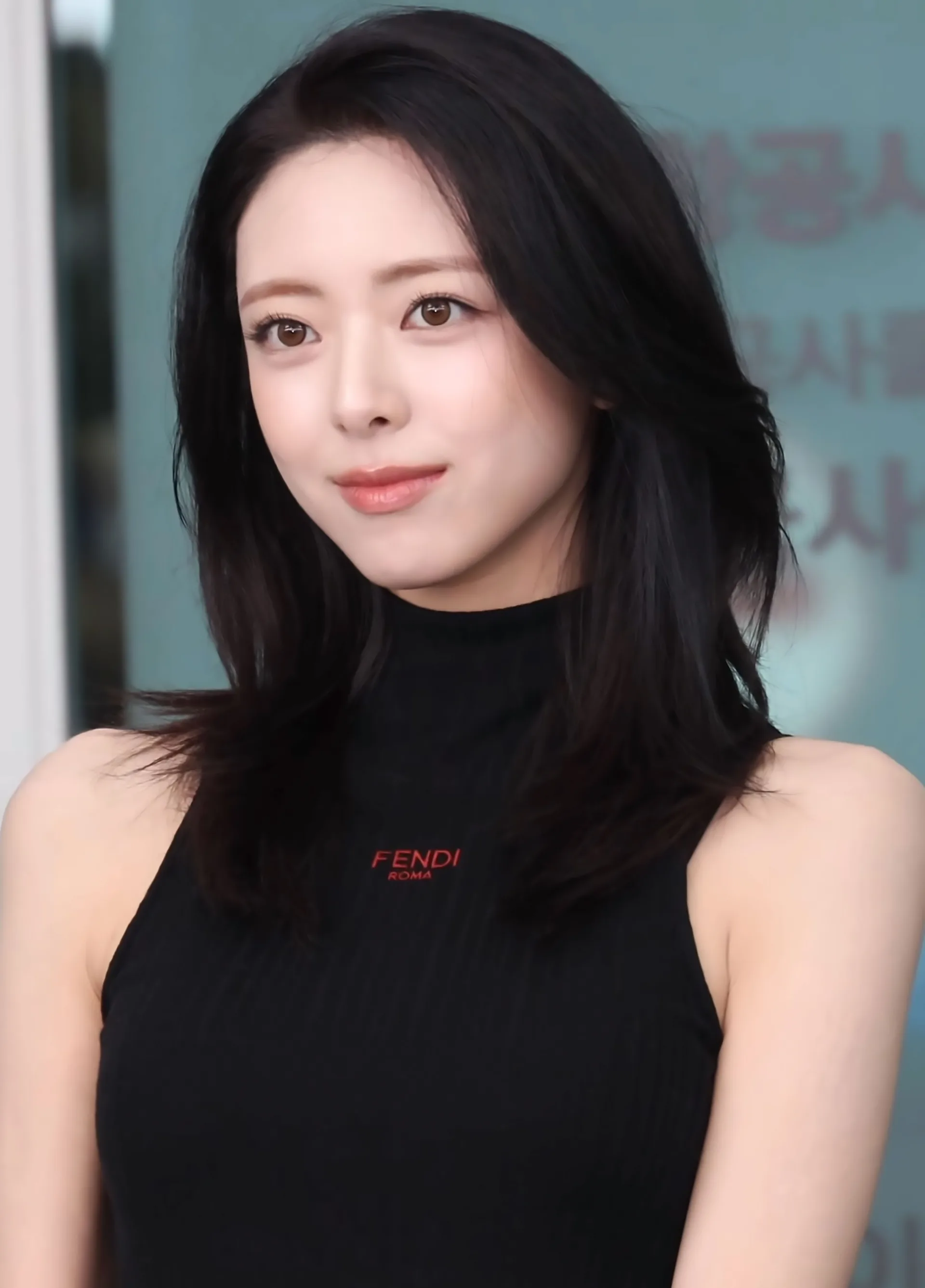 Yuna of Itzy at Incheon International Airport in September 2025